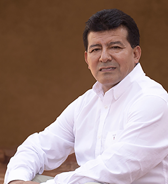Ernesto Flores